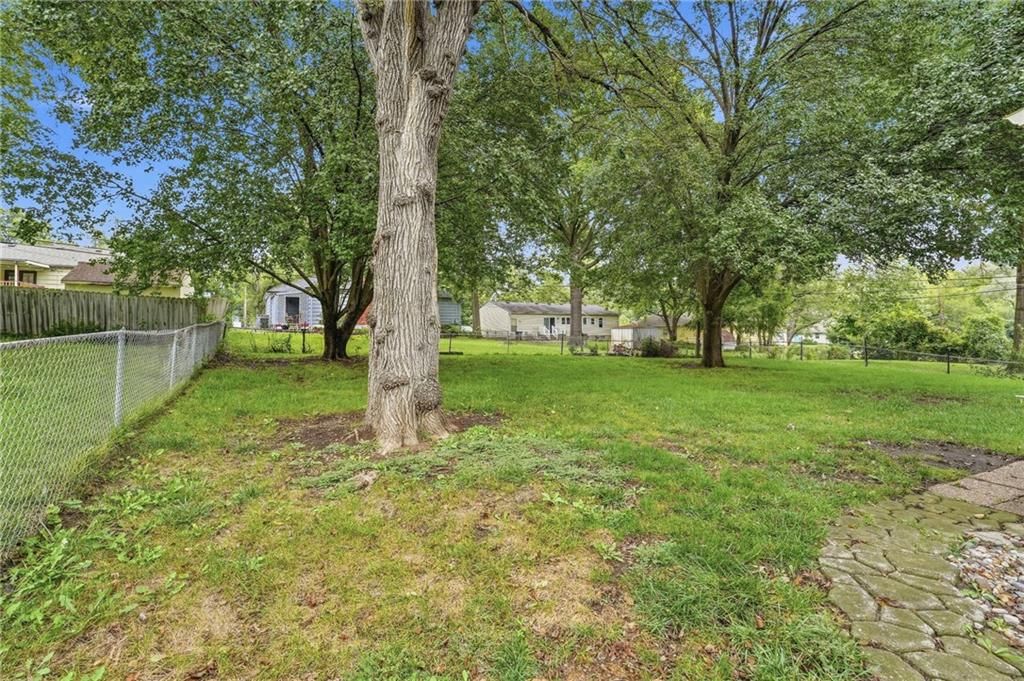 8116 W 92nd Street — photo 28
