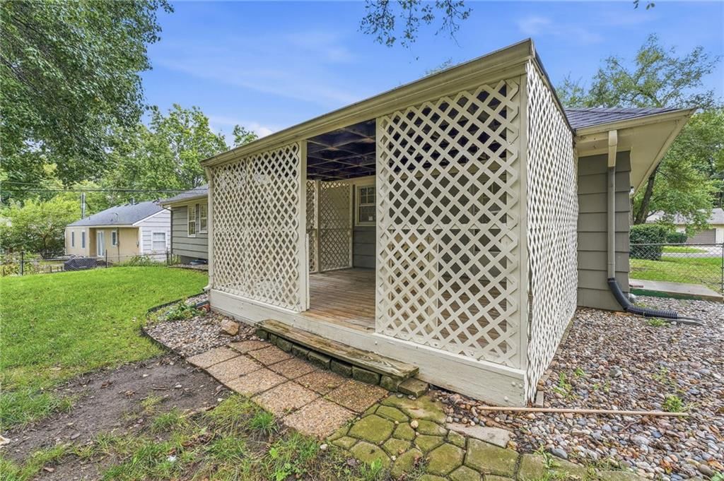 8116 W 92nd Street — photo 30