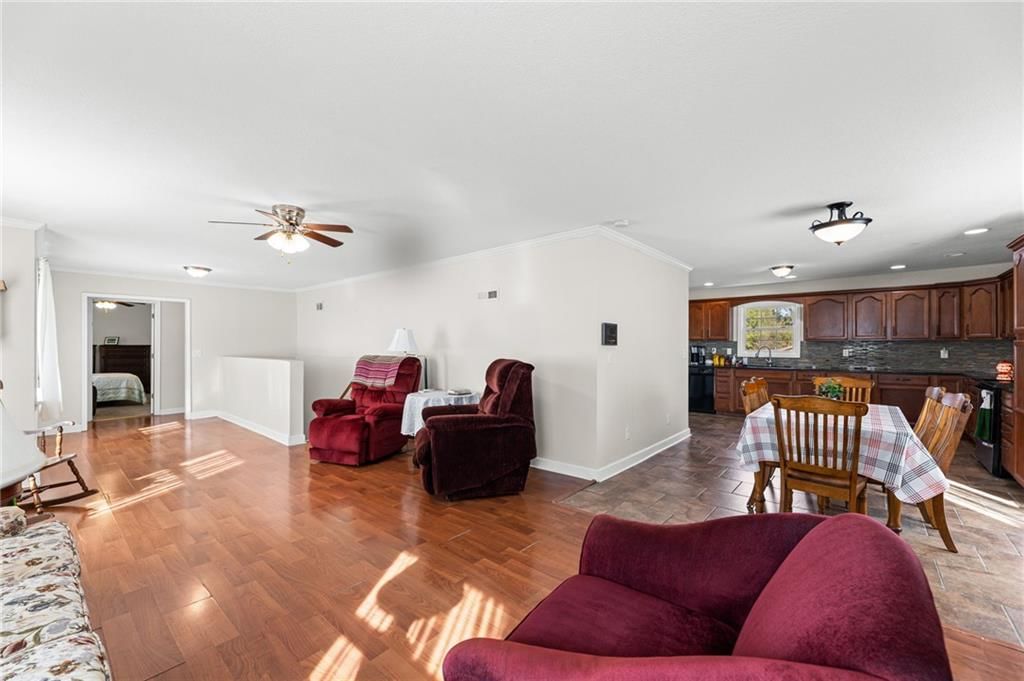 945 S Sycamore Street — photo 9
