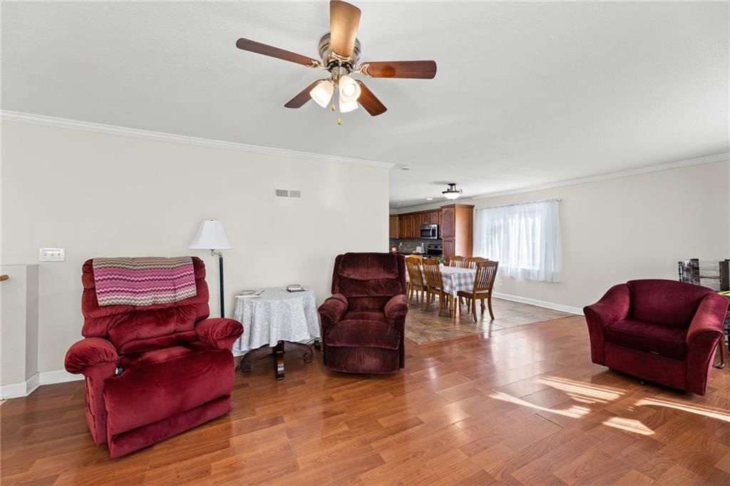945 S Sycamore Street — photo 10