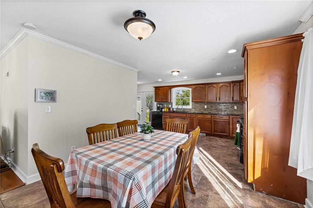945 S Sycamore Street — photo 12