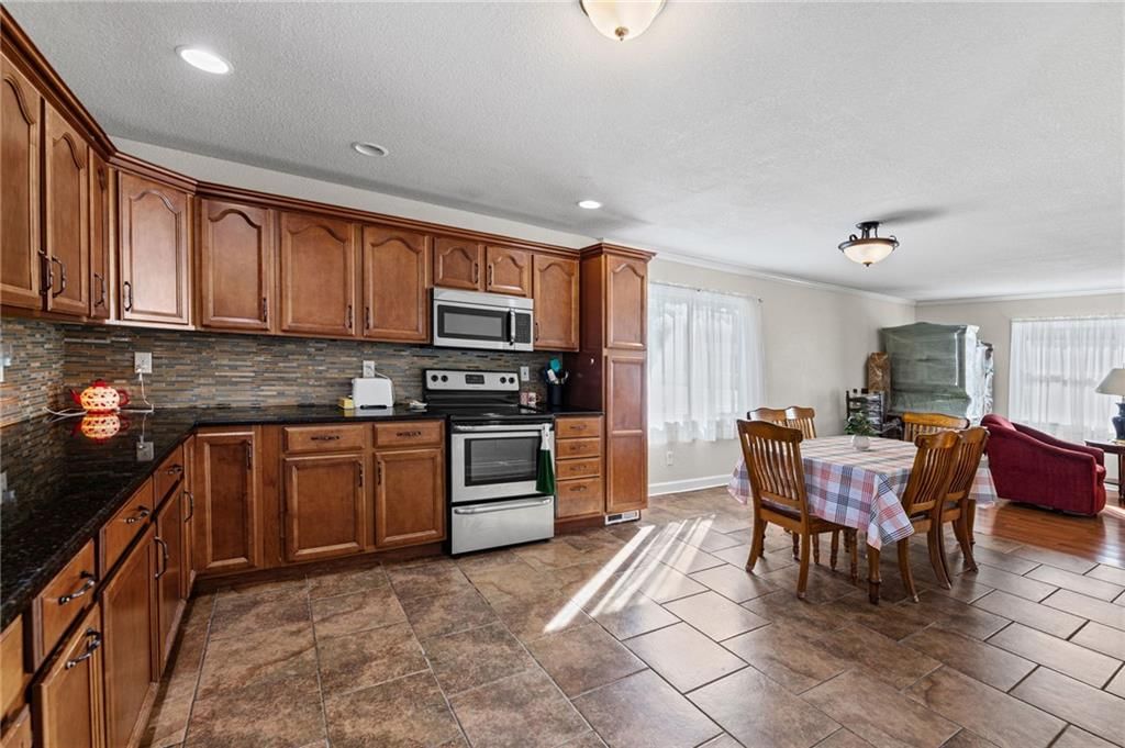945 S Sycamore Street — photo 15