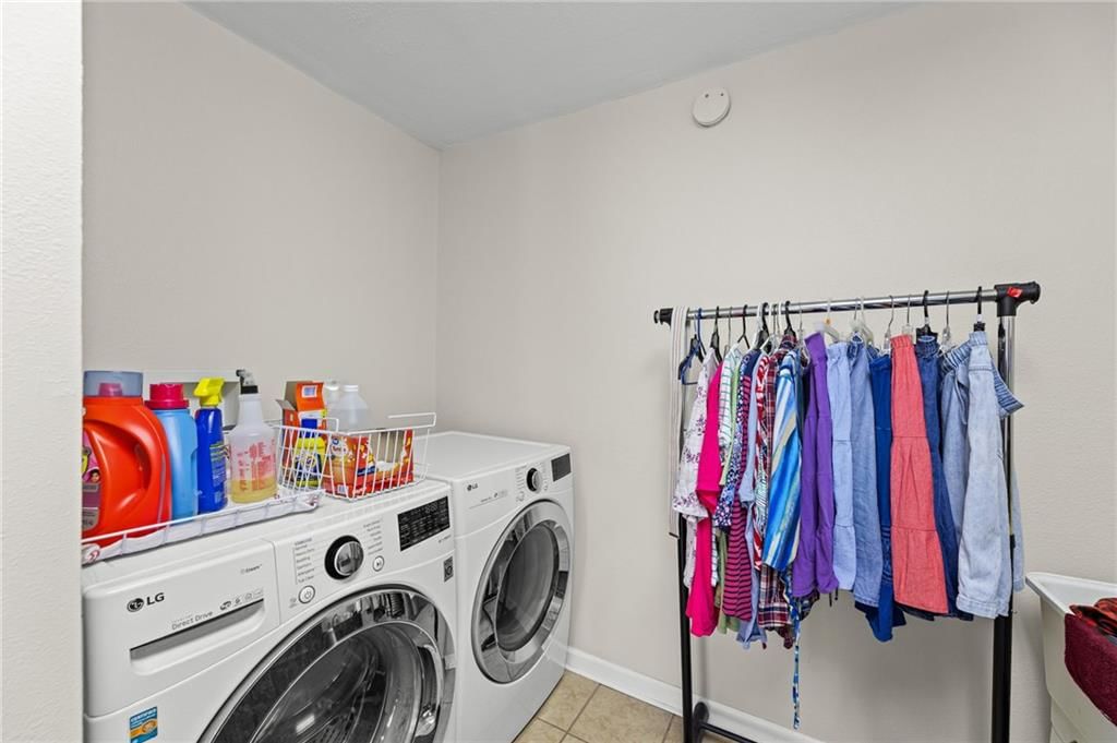 945 S Sycamore Street — photo 19
