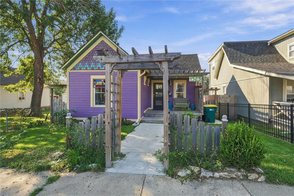 1523 W 39th Avenue — photo 2