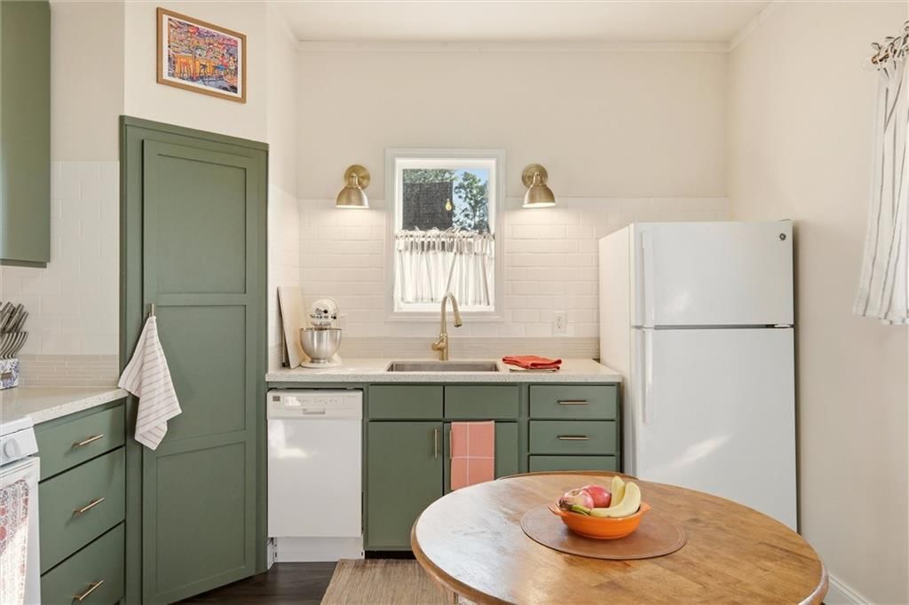 1523 W 39th Avenue — photo 11