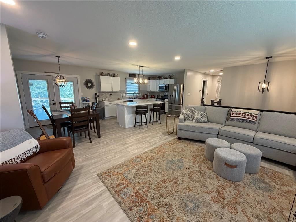3609 N 154th Terrace — photo 6