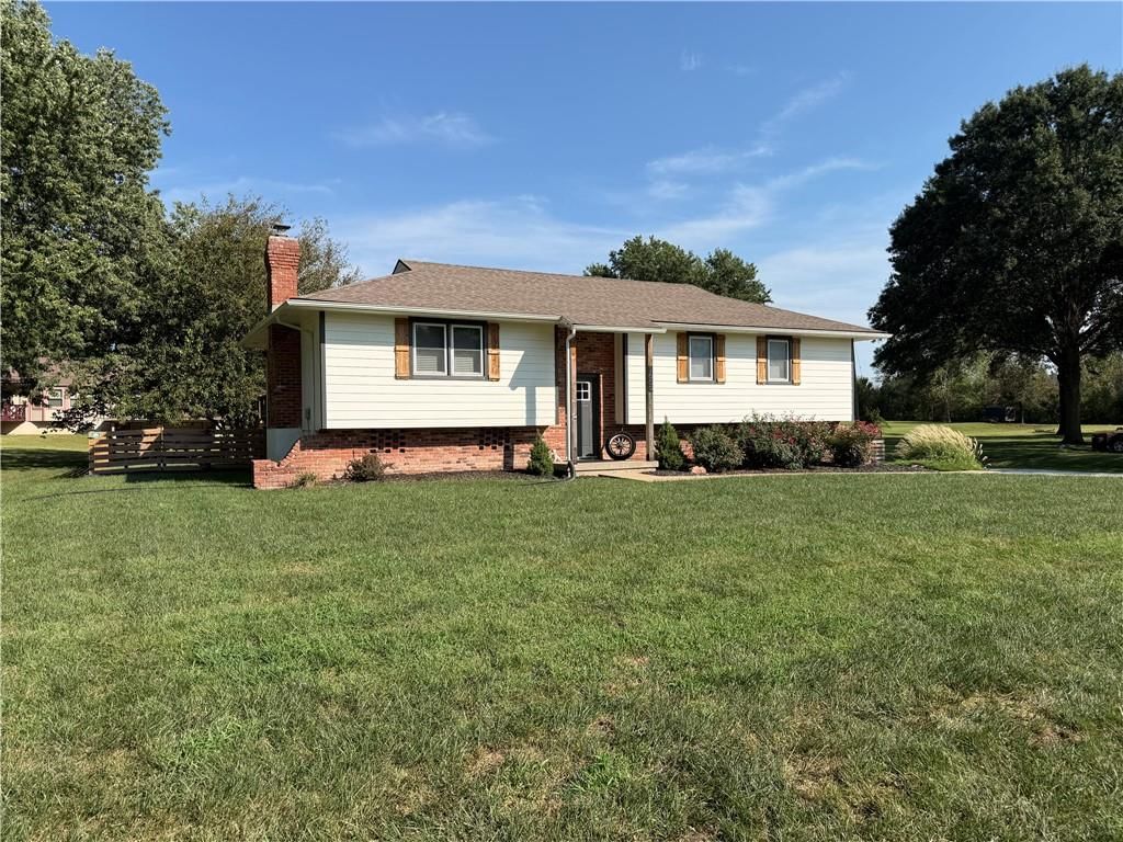 3609 N 154th Terrace — photo 25