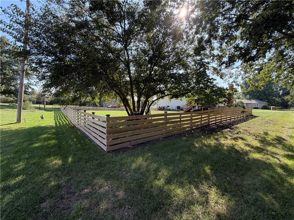 3609 N 154th Terrace — photo 30