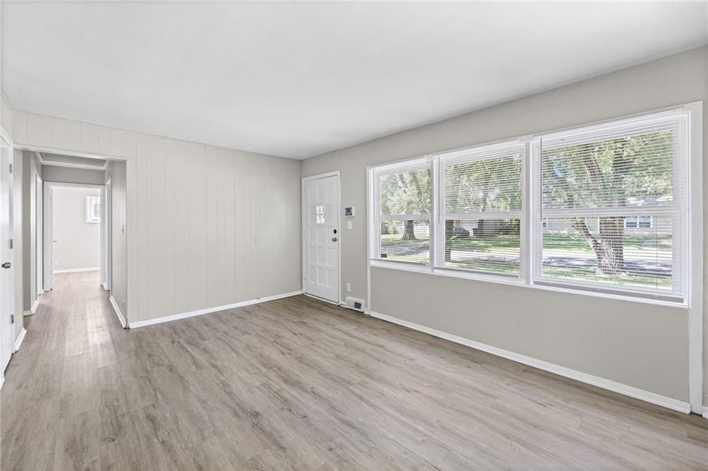 11305 Crystal Avenue — photo 5