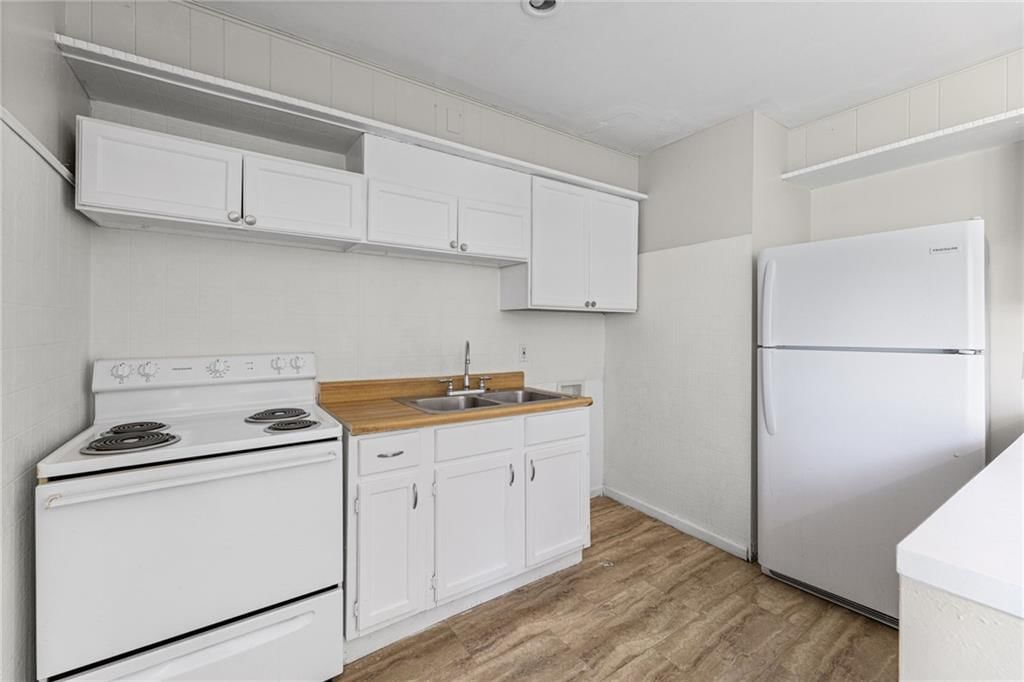 11305 Crystal Avenue — photo 10