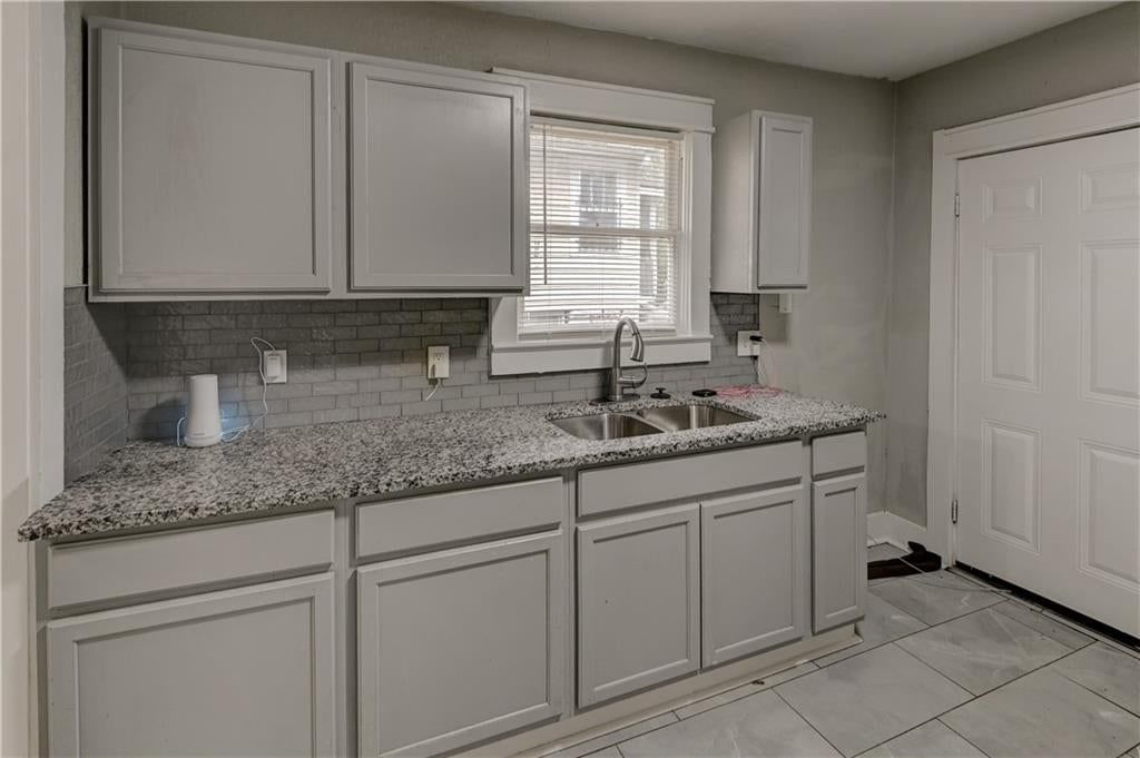 4916 Park Avenue, Kansas City, MO: listing photo 3