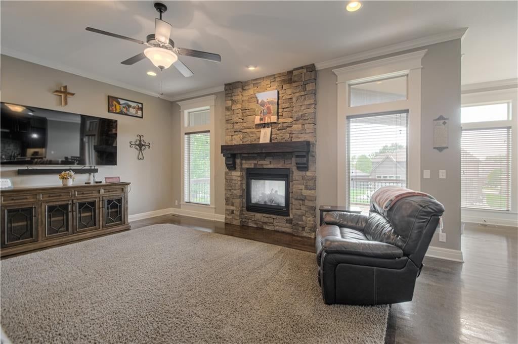 15553 W 163rd Terrace — photo 5