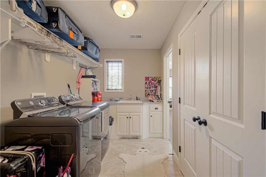 15553 W 163rd Terrace — photo 36