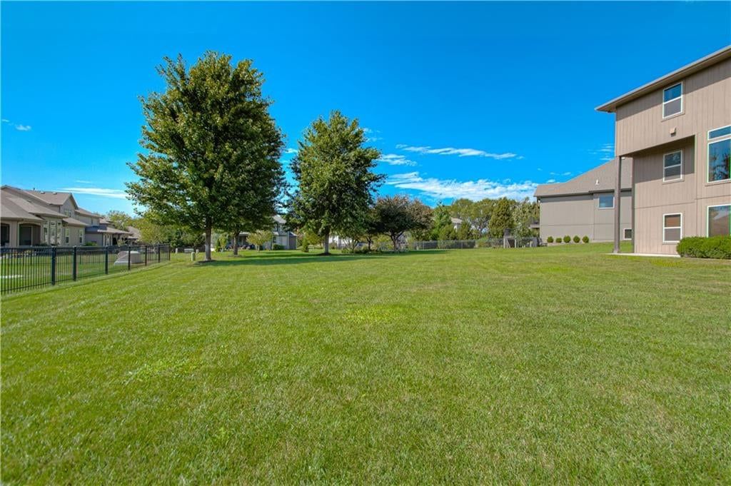 15553 W 163rd Terrace — photo 44