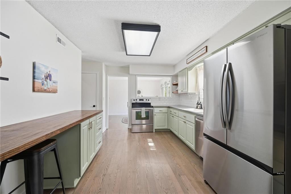 6122 N Coventry Avenue — photo 11