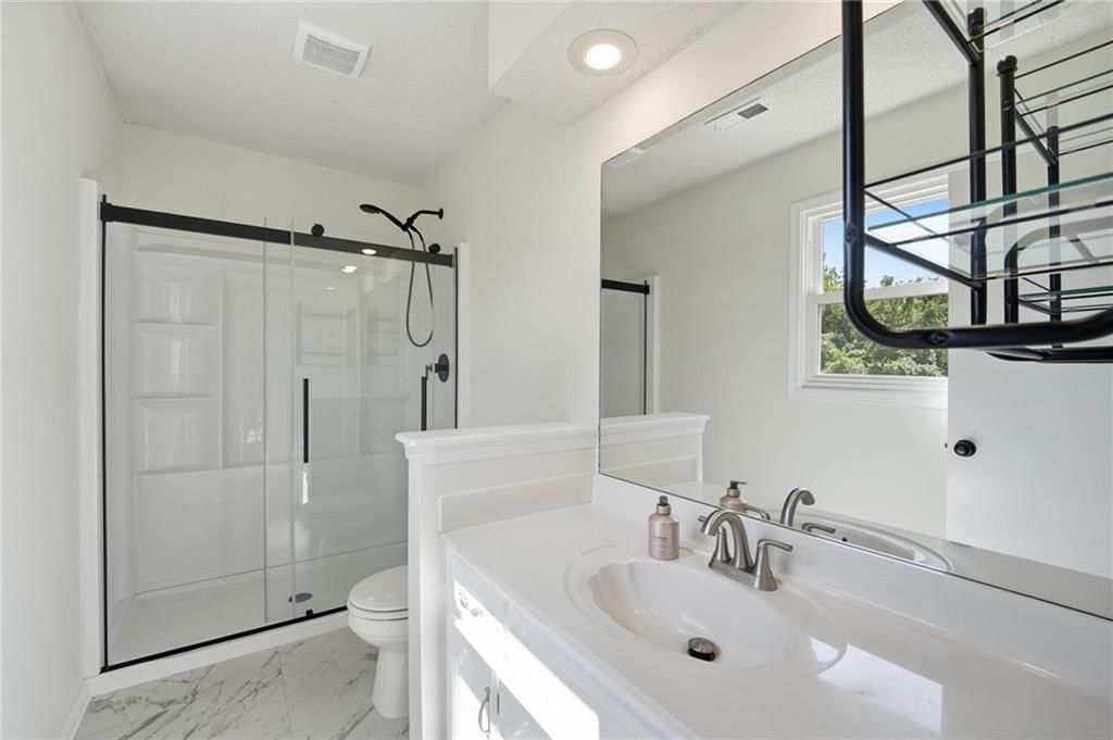 6122 N Coventry Avenue — photo 26