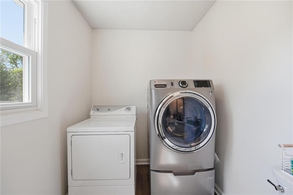 6122 N Coventry Avenue — photo 39