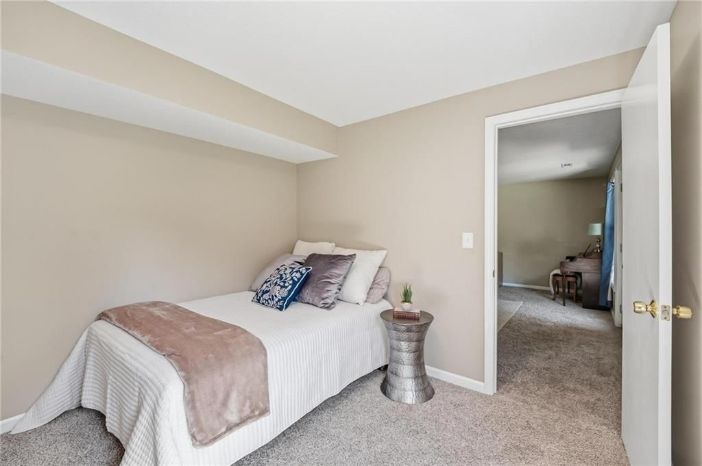 6122 N Coventry Avenue — photo 45