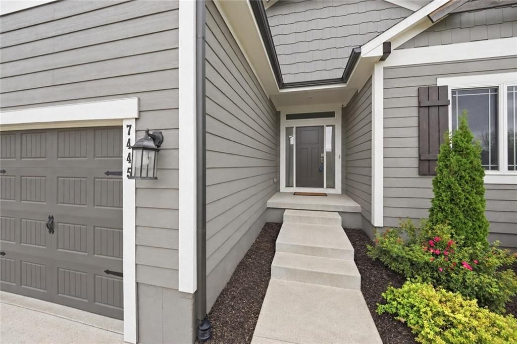 7445 NW Chambers Court — photo 3