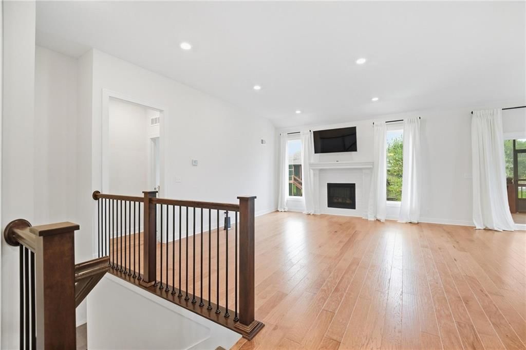 7445 NW Chambers Court — photo 8