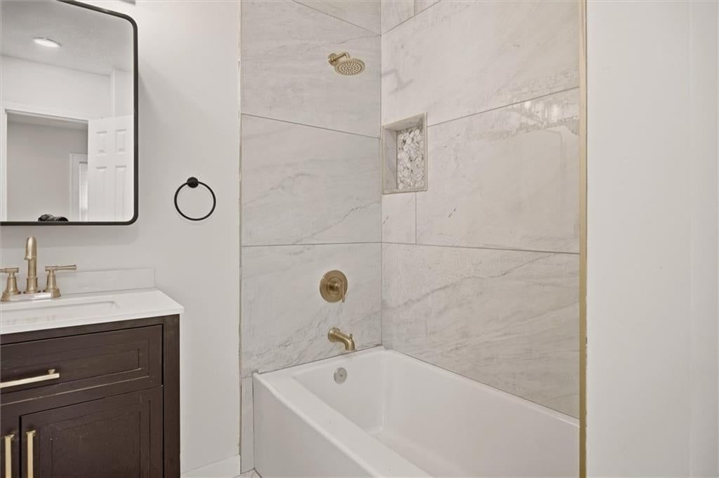 6825 S Benton Avenue — photo 12