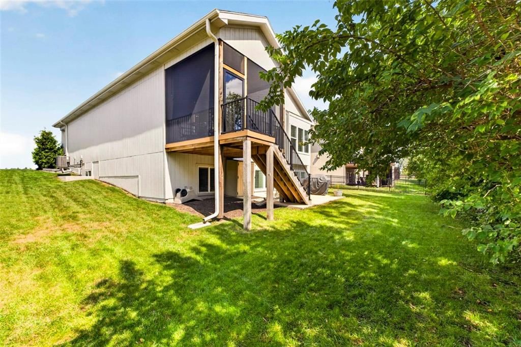 1169 SW Whitby Drive — photo 60
