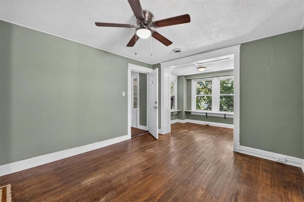203 N Mersington Avenue — photo 8