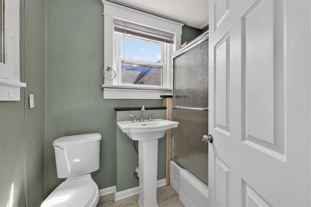 203 N Mersington Avenue — photo 25