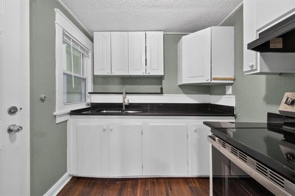203 N Mersington Avenue — photo 17