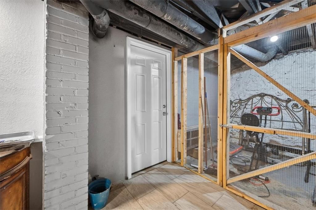203 N Mersington Avenue — photo 42