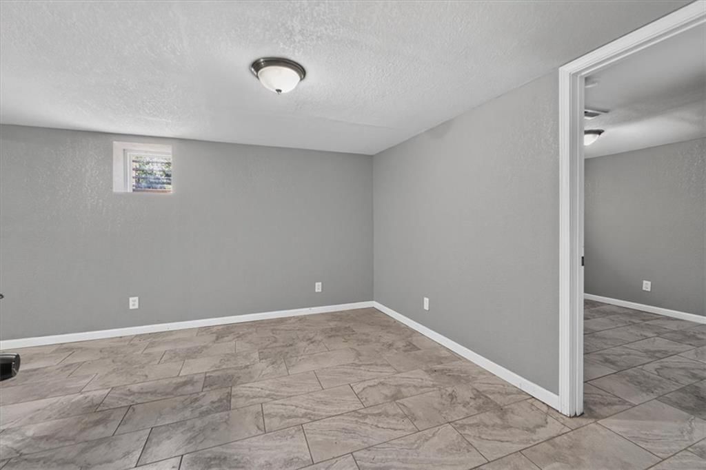 203 N Mersington Avenue — photo 44