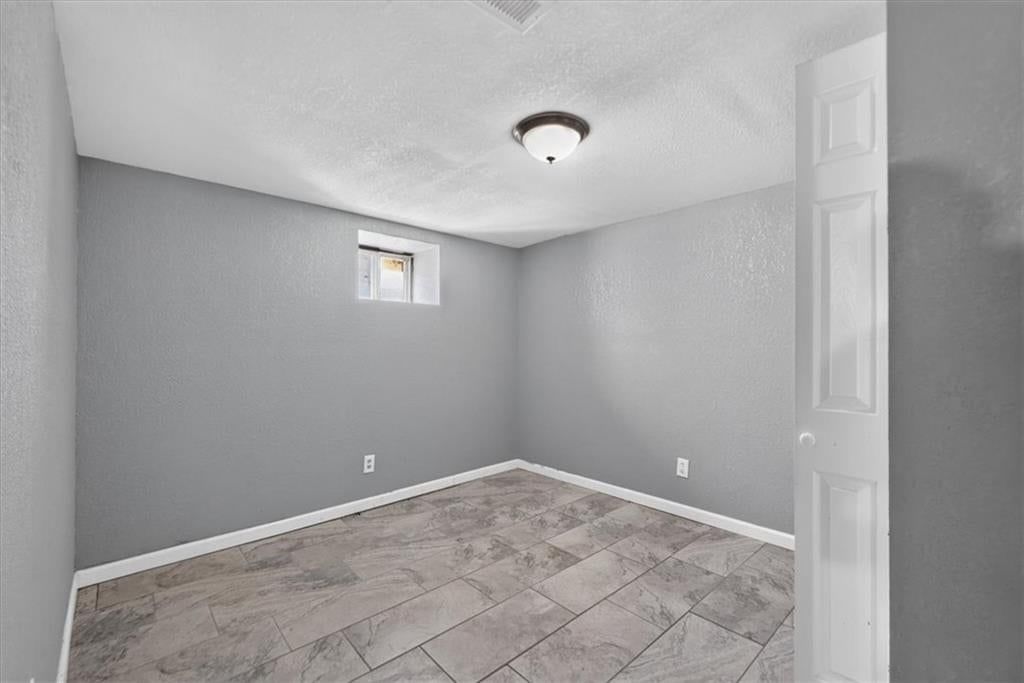 203 N Mersington Avenue — photo 22