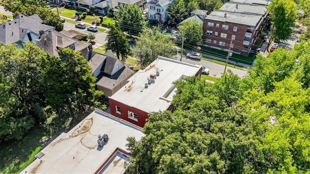 203 N Mersington Avenue — photo 58