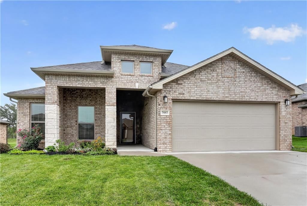 7557 McCormick Drive, Shawnee, KS