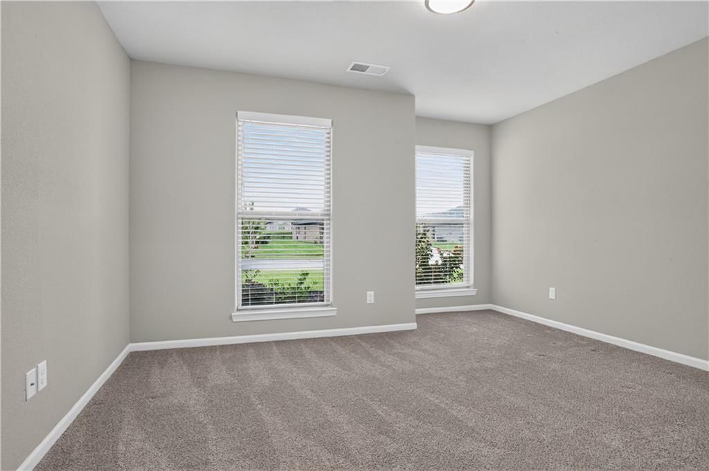 Photo 18 of 25 - 7557 McCormick Drive, Shawnee, KS 66227