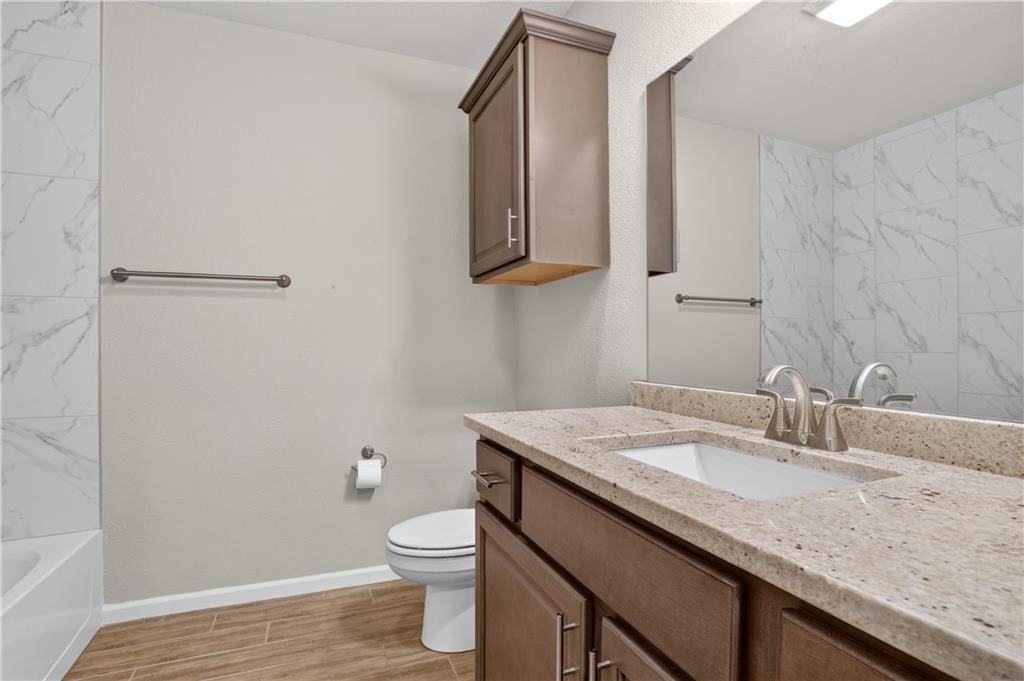 Photo 20 of 25 - 7557 McCormick Drive, Shawnee, KS 66227