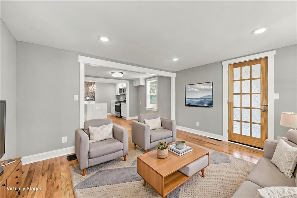 1129 S Dodgion Avenue — photo 2