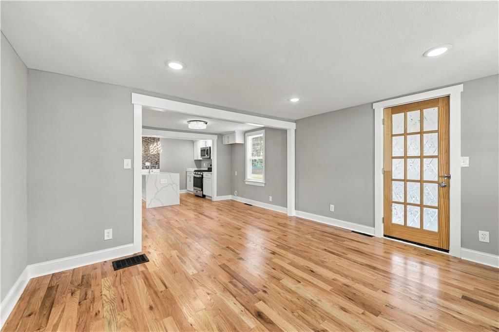 1129 S Dodgion Avenue — photo 3