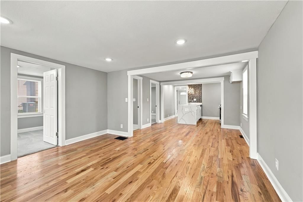 1129 S Dodgion Avenue — photo 4