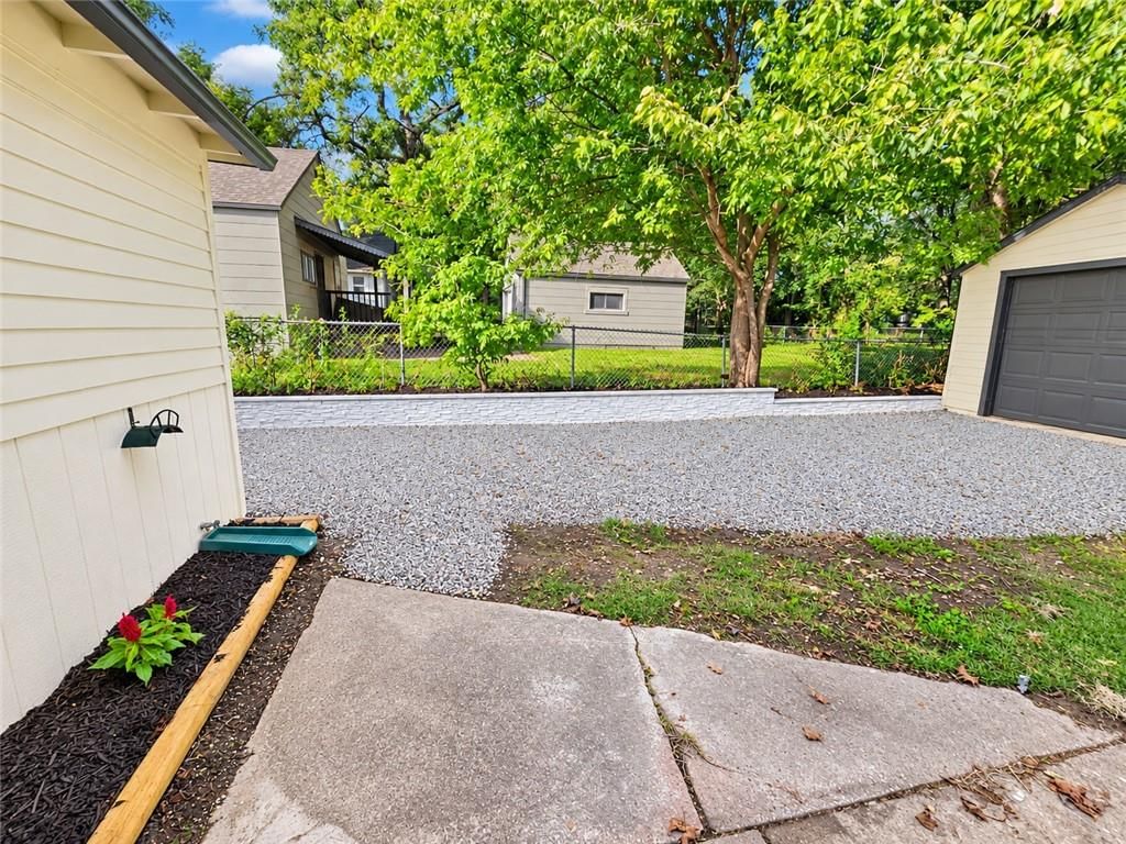 1129 S Dodgion Avenue — photo 32
