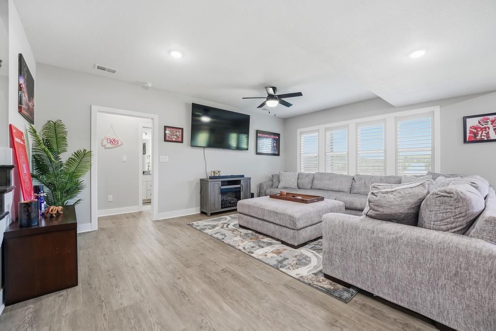 11730 N Laurel Avenue — photo 46