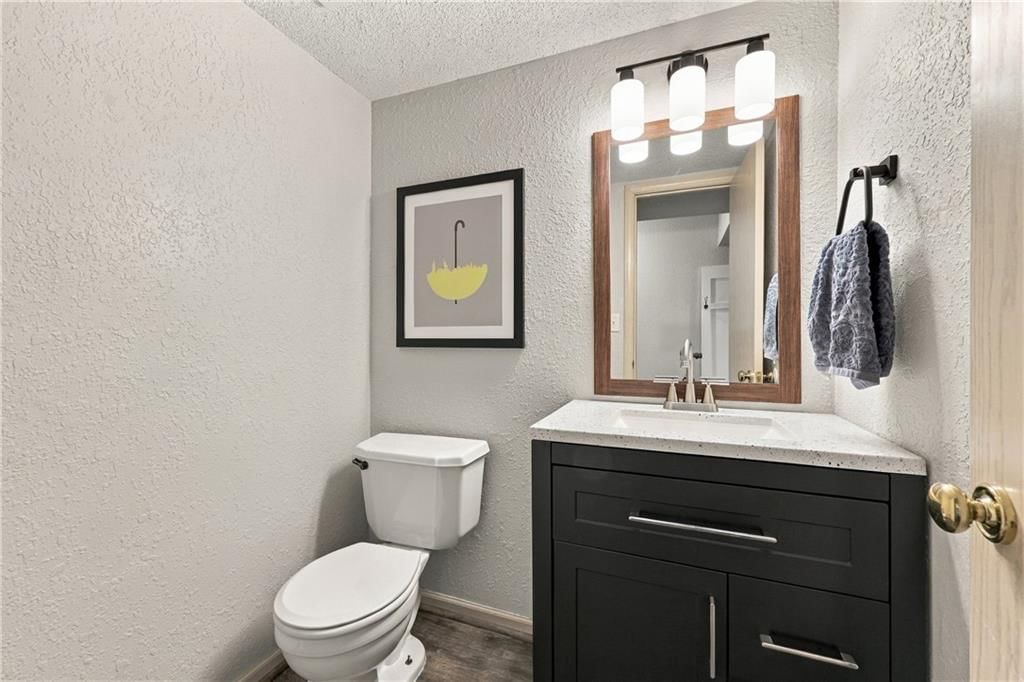 6045 NE Moonstone Drive — photo 4
