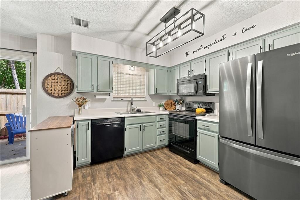 6045 NE Moonstone Drive — photo 6