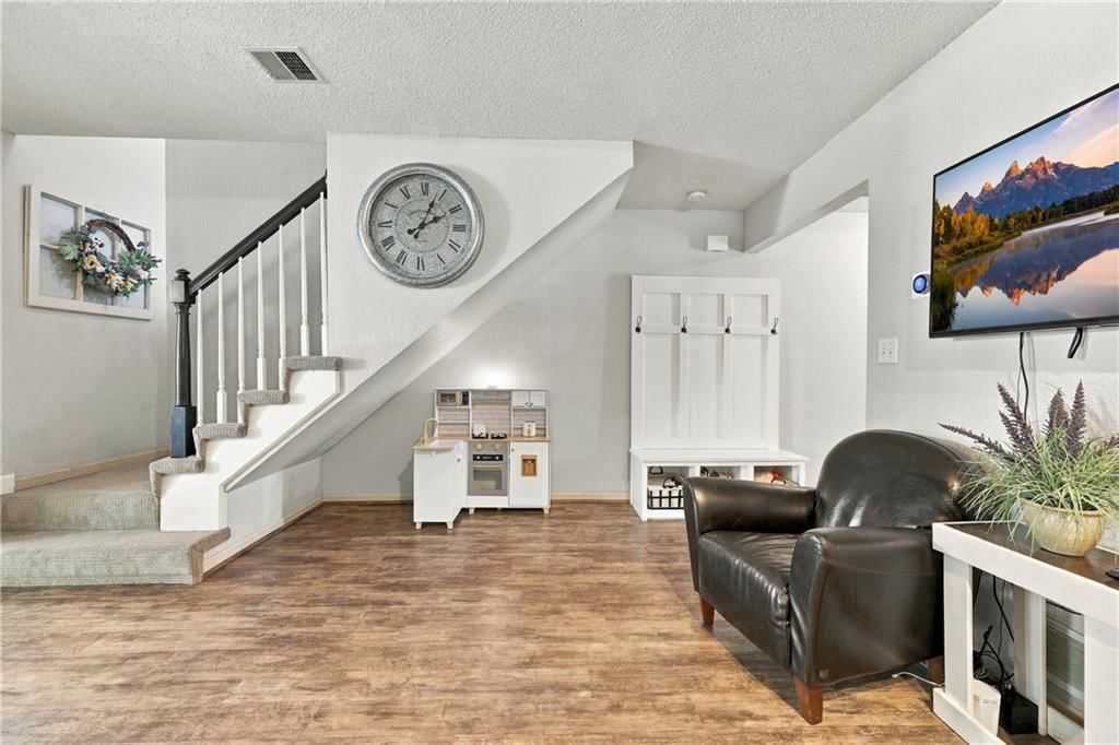 6045 NE Moonstone Drive — photo 9