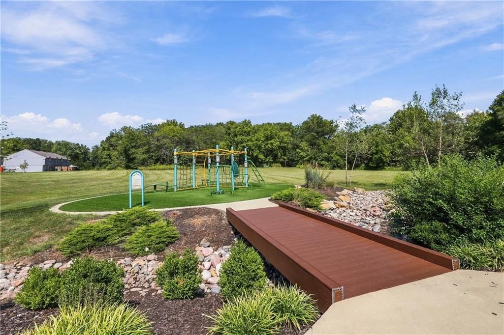 6045 NE Moonstone Drive — photo 22