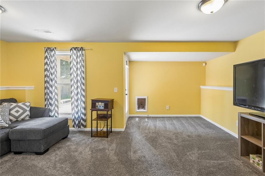 11119 N Madison Avenue — photo 28