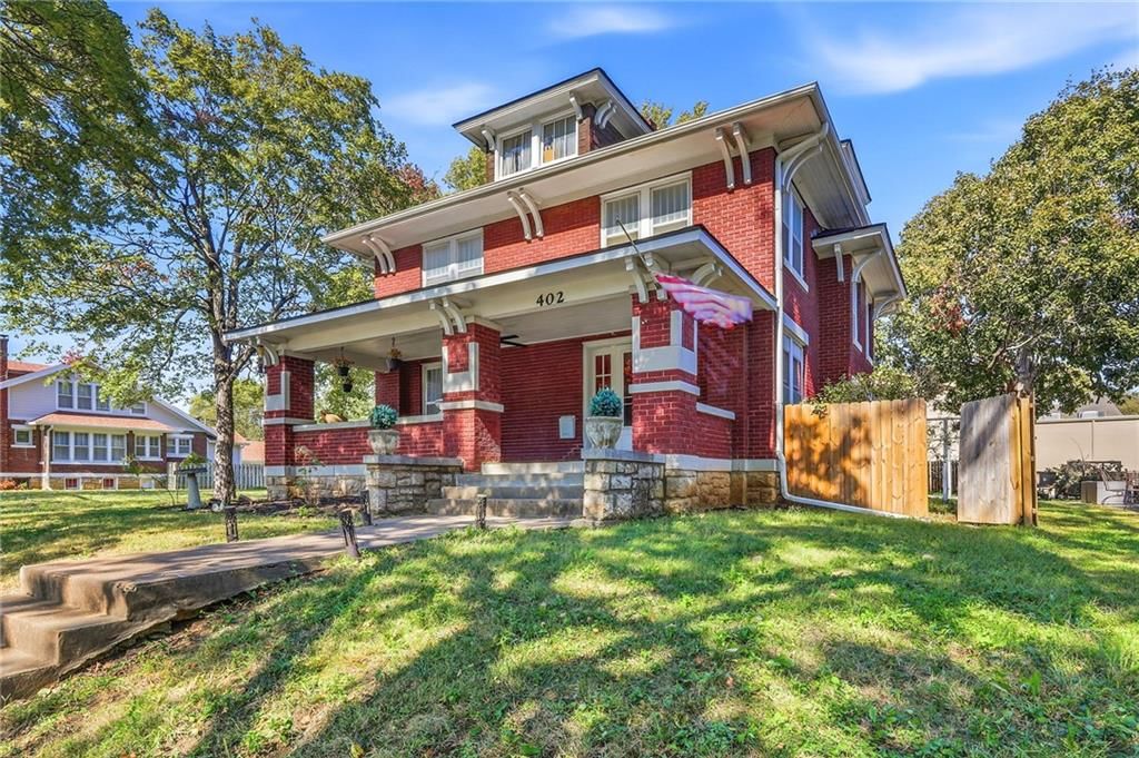 402 E Peoria Street, Paola, KS: listing photo 3