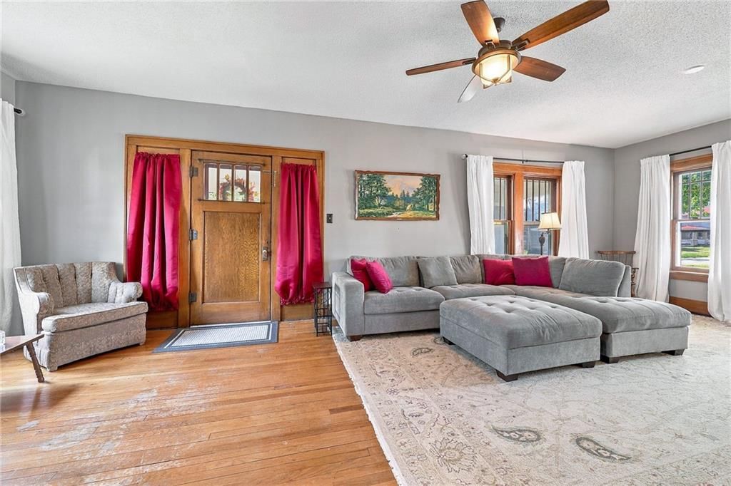 402 E Peoria Street, Paola, KS