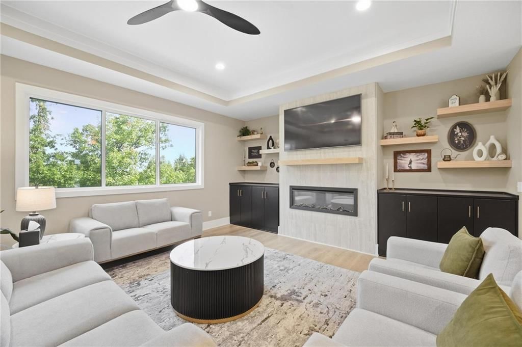 202 E Maple Street — photo 13