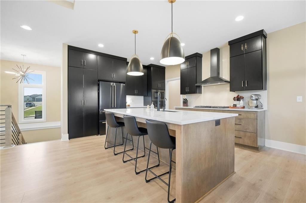 202 E Maple Street — photo 19